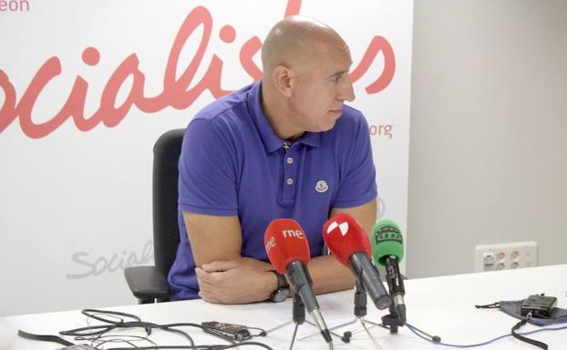 El PSOE exige retirar el peaje de la León-Astorga y culpa a la Junta de «estrangular» a la provincia