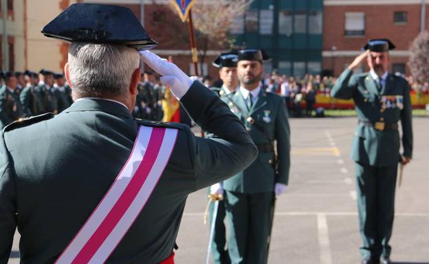 Los agentes desplazados a Cataluña, «en el punto de mira de los independentistas», marcan los actos de la fiesta de la Guardia Civil en León