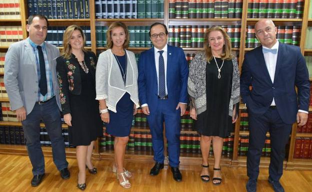 El perfil del candidato a decano del Colegio de Abogados de León: Fernando Santocildes