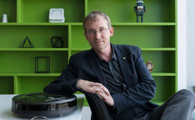 Colin Angle (CEO iRobot): «La inteligencia artificial pone solución a problemas cotidianos»