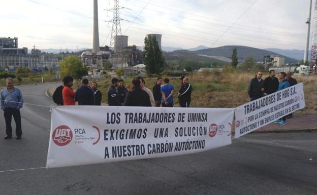 Los mineros levantan los cortes a la térmica como «buena voluntad» para que retome el suministro