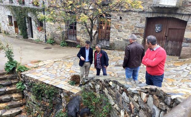 Majo visita Igüeña y el resultado de las obras realizadas gracias a los Planes Provinciales