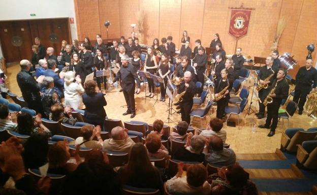 La Banda de Música de Valencia de Don Juan continúa celebrando sus 100 años