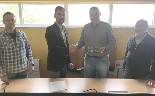 Sariegos y el Abanca Ademar firman un acuerdo para la base
