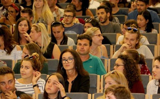 Educación convoca las becas para alumnos universitarios por valor de dos millones de euros