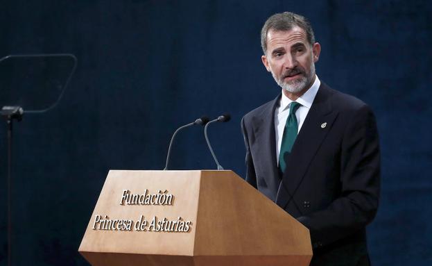 Felipe VI: «España tiene que hacer frente a un inaceptable intento de secesión»