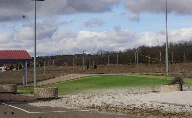 El Ayuntamiento de León buscará volver a dotar de vida al Campo de Golf y a la Casa del Peregrino