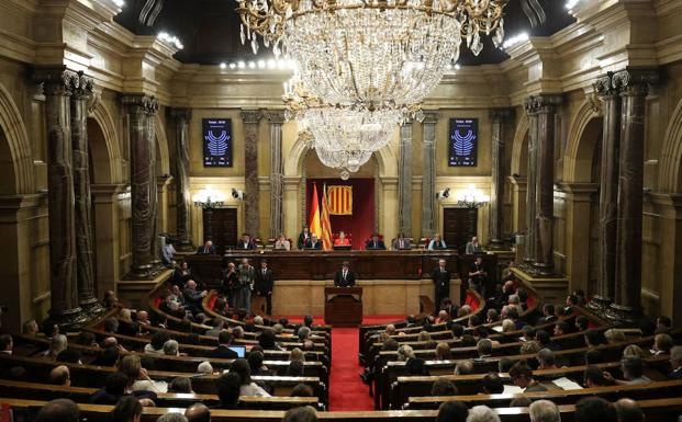 El Parlament, sin voto ni trámite de iniciativas