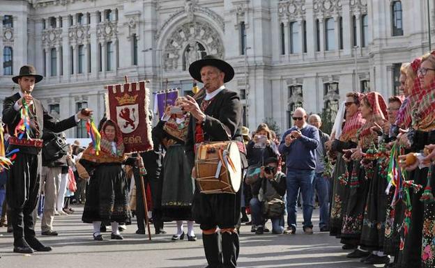 La fiesta de la trashumancia vuelve a Madrid con mucho sabor leonés