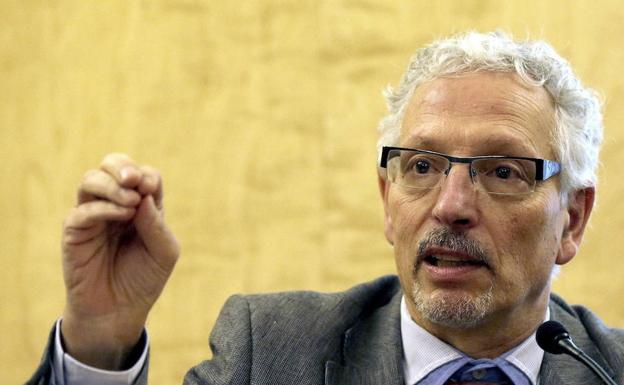 El exjuez Vidal avisó de que la Guardia Civil iba a un colegio y que le esperaban con una barricada
