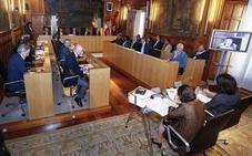 Un pleno «histórico» fulmina la deuda de la Diputación y retira los honores al Franquismo