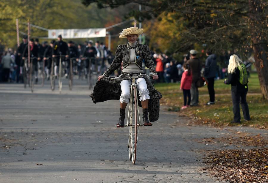 Las bicis antiguas se exhiben en Praga