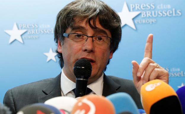 Hacienda denuncia a Puigdemont por el gasto del referéndum ilegal