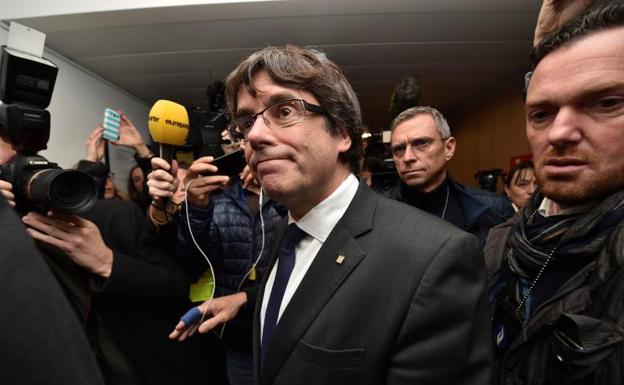 Puigdemont hará campaña hasta que el juez decida el día 17 si lo extradita