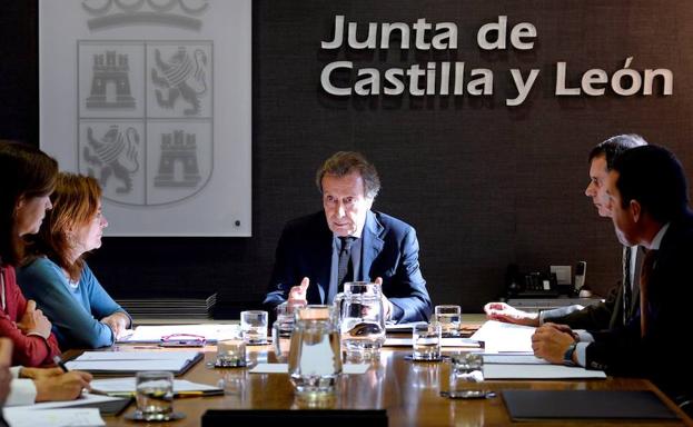 Constituida la Comisión de Ética que velará por la austeridad de altos cargos en Castilla y León