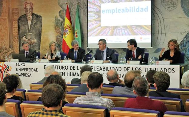 El tejido empresarial de Castilla y León dificulta la empleabilidad de los titulados en Humanidades y Ciencias Sociales