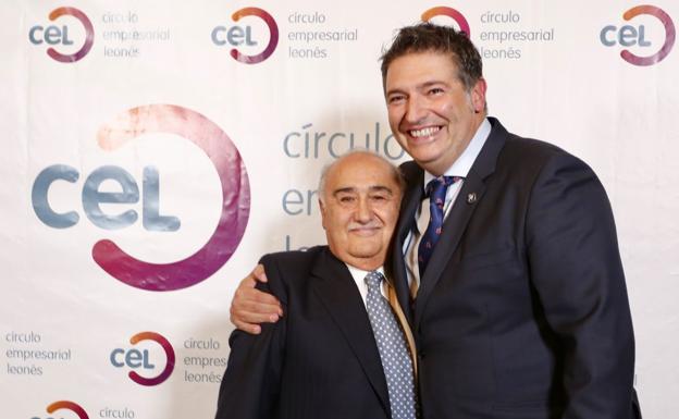 Manuel Lesmes recibe con gratitud el Círculo de Oro del CEL