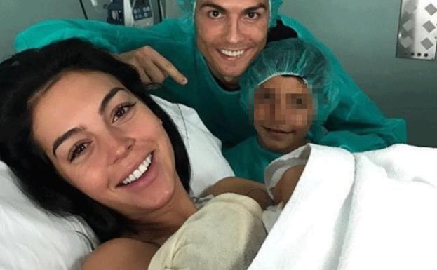 Cristiano Ronaldo anuncia el nacimiento de su hija Alana Martina