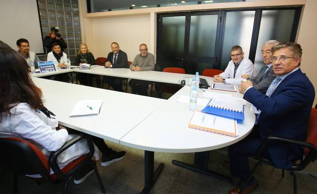 Sacyl reconoce que hay que agilizar las pruebas diagnósticas y consultas externas en el Hospital del Bierzo