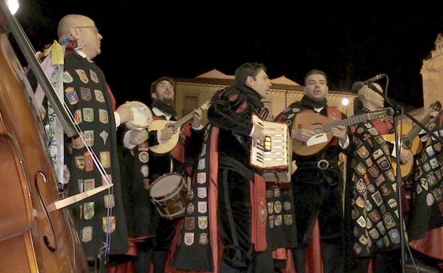 Rondas bajo el ‘Cielito lindo’ de León