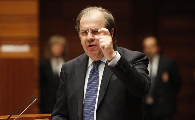 2.453 opositores aspiran a seis plazas de ujier en las Cortes de Castilla y León