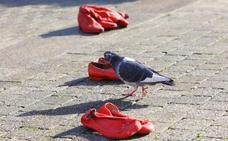 160 pares de 'Zapatos Rojos' rinden homenaje en Ponferrada a las mujeres víctimas de violencia machista