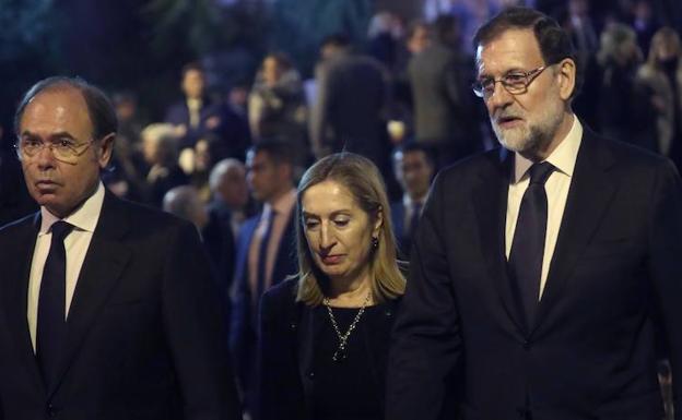 Rajoy y las autoridades del Estado acuden al funeral por Maza, al que también asiste el jefe de los Mossos d'Esquadra