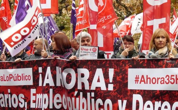 Los empleados públicos de León reclaman al Gobierno su «deuda pendiente» y mejoras salariales