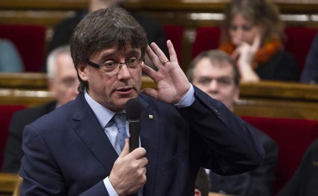 El Gobierno tilda de «broma» que Puigdemont proponga ahora un debate a Rajoy