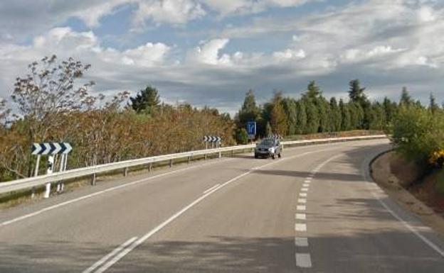 Un hombre de 62 años resulta herido al salirse de la vía con su turismo en Sariegos