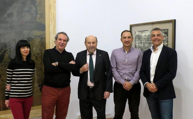 El Ateneo Cultural de la ULE expone una exclusiva colección de grabados de Tápies