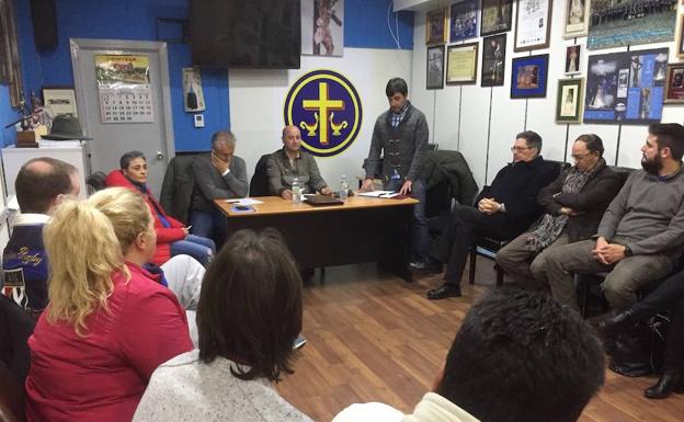 «Una cofradía es mucho más que una comisión de festejos, por solemnes y sagrados que estos sean»