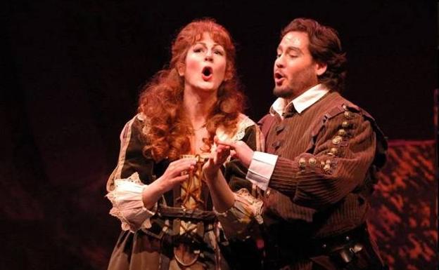 De Washington a León por la lírica