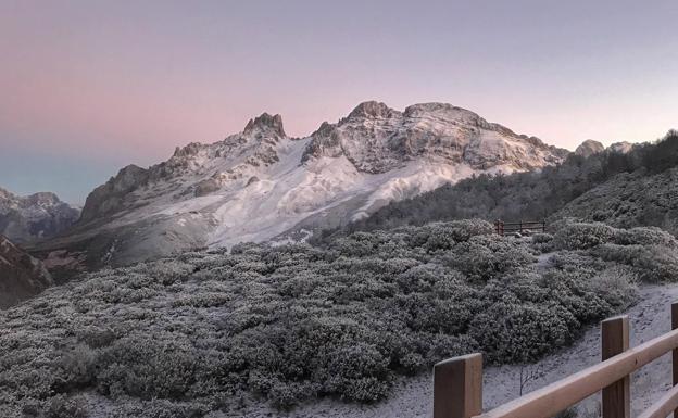 Un puente para disfrutar de la nieve de Picos de Europa