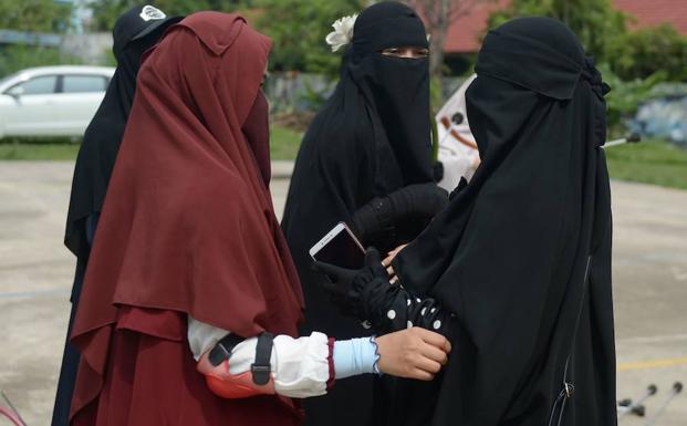 Un juez canadiense suspende una ley que prohíbe el uso del niqab en Quebec