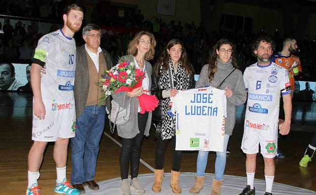 El Palacio se rinde a la memoria de Ludena