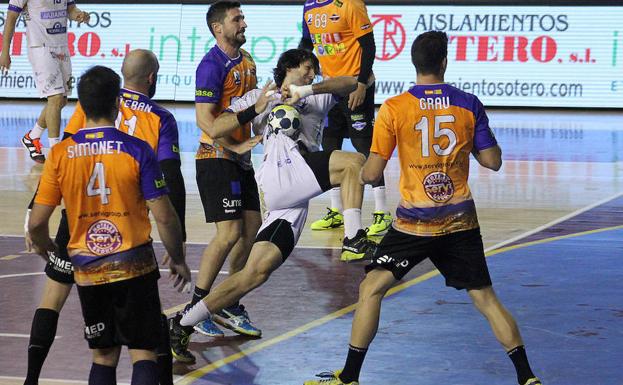 El Ademar no puede ofrendar un triunfo a Ludena