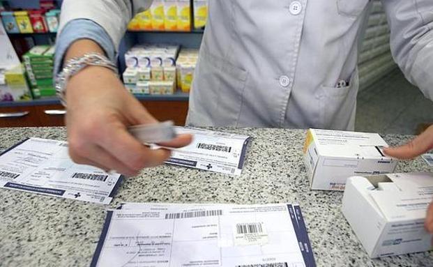 Sanidad teje un proyecto para que los leoneses compren medicinas con recetas en farmacias de Europa