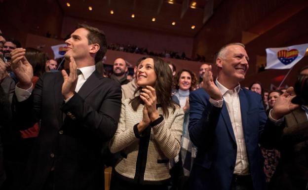 Rivera: «Cs es el cambio ante el conformismo del PP y los complejos del PSC»