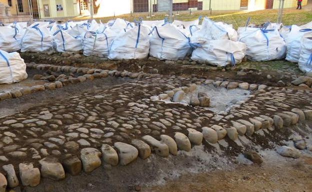 IU cuestiona la ejecución «a toda prisa» de las obras de la Plaza de Grano de León y pide la paralización de la obra