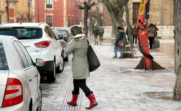 EL PSOE denuncia la inacción del Ayuntamiento de León en el acceso a edificios públicos ante las heladas