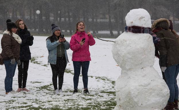 La nieve y el hielo evitan que 345 alumnos de la provincia de León puedan acudir a clase