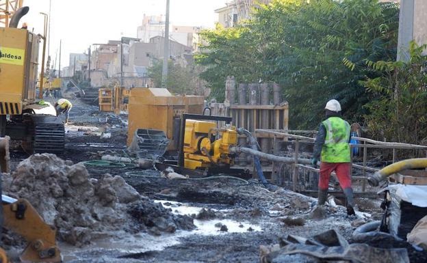 Lanzan dos artefactos explosivos a las obras del AVE en Murcia