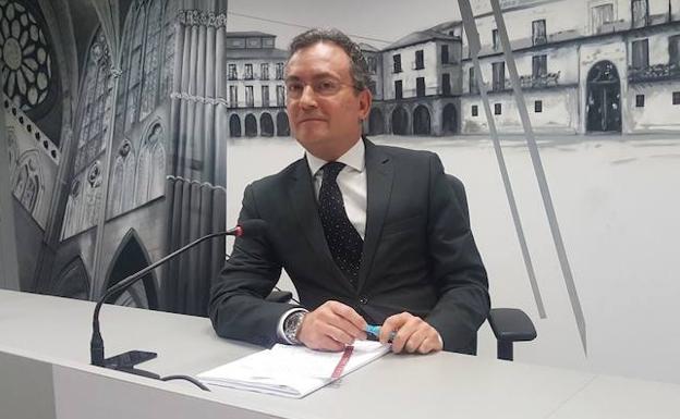 El Ayuntamiento sólo cambiará la clasificación del contrato en el nuevo pliego de la luz tras su anulación