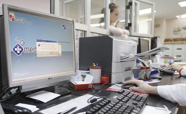 Otra caída del sistema informático Medora deja a la Sanidad «sumida en el caos» y colapsa consultas