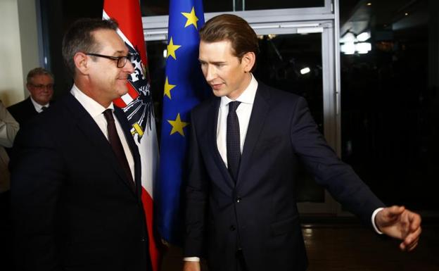 La ultraderecha llega al Gobierno en Austria y renuncia a un referéndum de salida de la UE