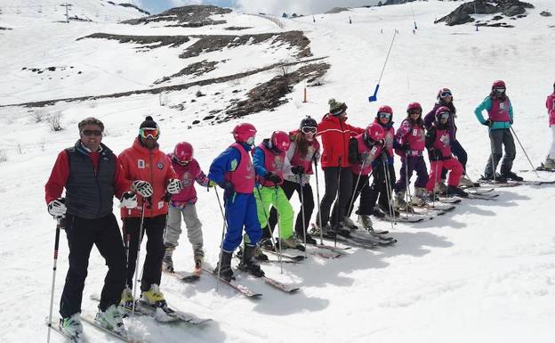 La Diputación destina 475.000 euros a la Campaña de Nieve para más de 11.000 visitas de escolares a las estaciones invernales