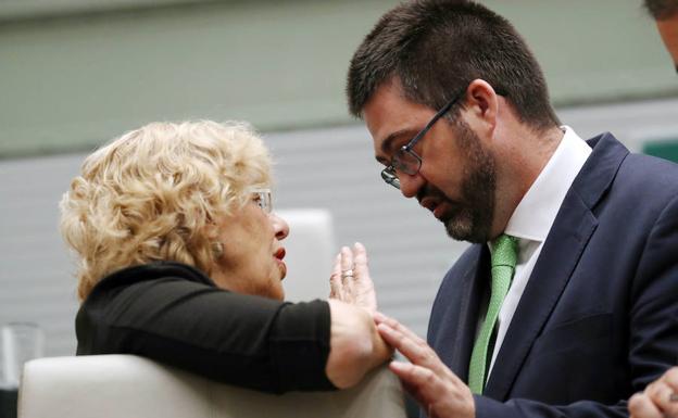 Un asesor de Mato le dice a Carmena que su cese es un «error»