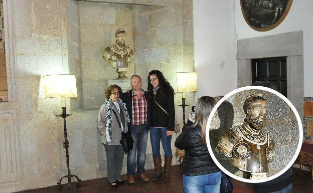 Estudian si la subasta del busto de Carlos V puede ser paralizada