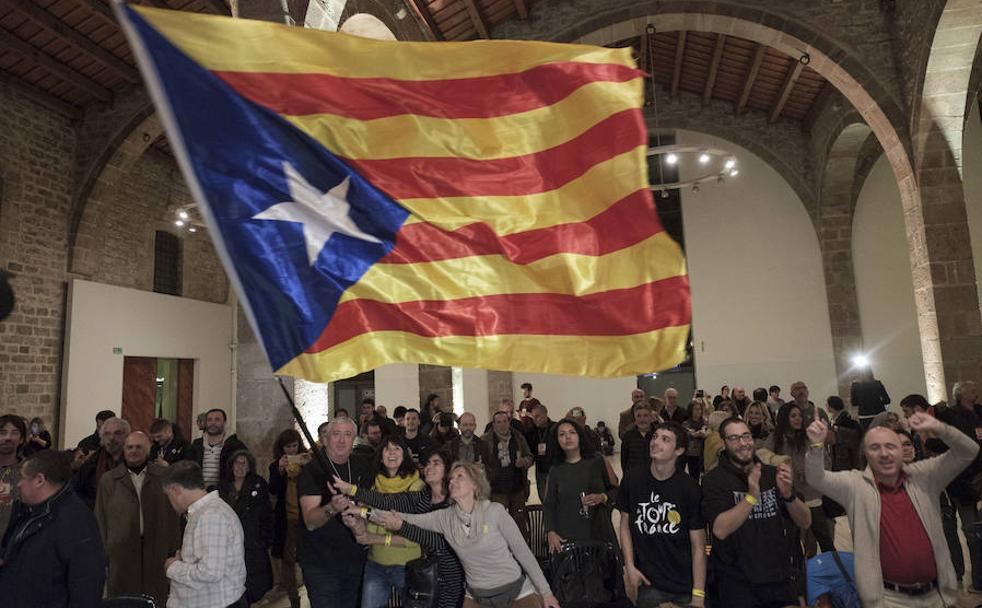 Ciudadanos gana las elecciones pero el independentismo retiene la mayoría